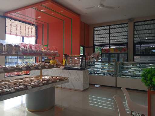 Suzana Bakery Ketintang 2