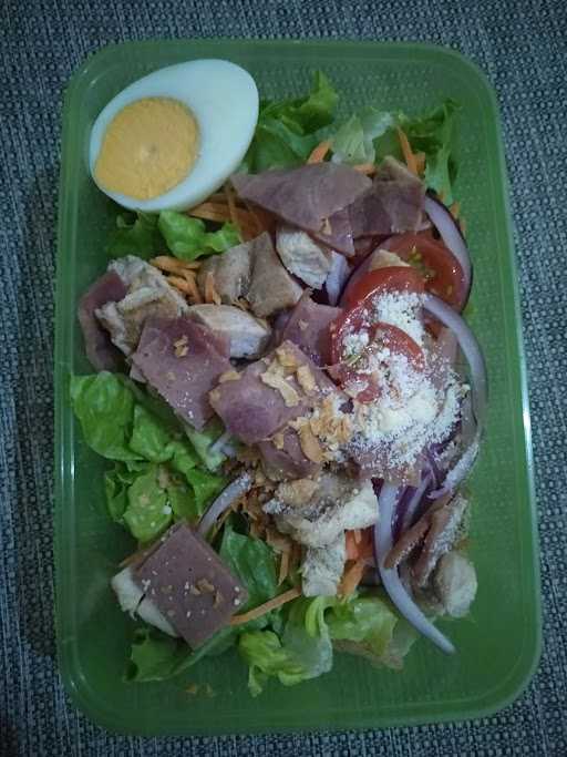 Crunchaus Salads - Graha Pena 1