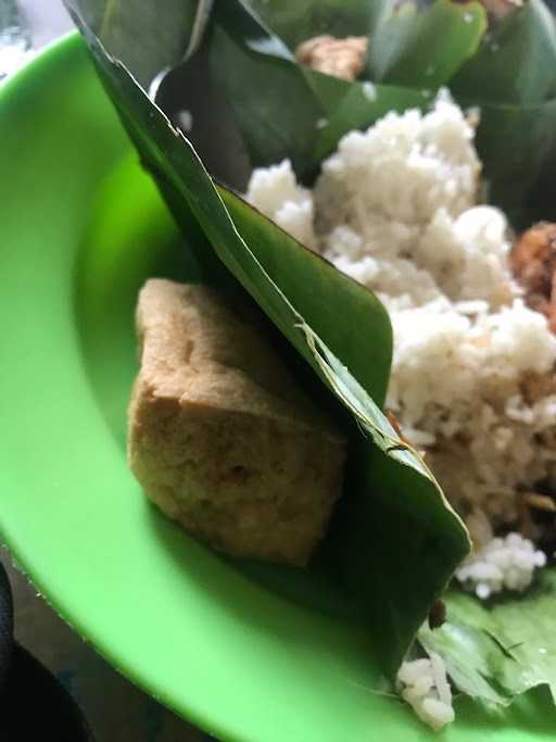 Nasi Bungkus Daun Pak Main 10