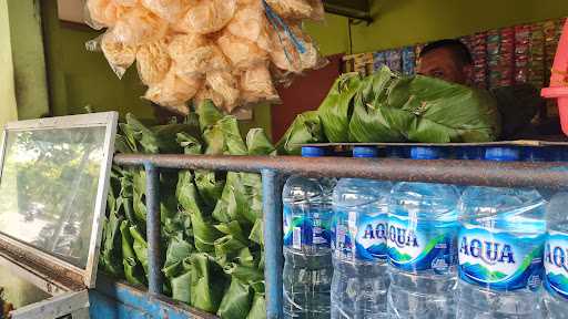 Nasi Bungkus Daun Pak Main 4