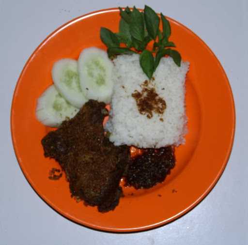 Depot Mbangah Nasi Bebek Dan Ayam Goreng 8