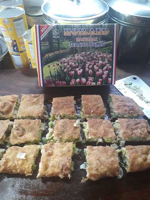 Hoiland Martabak Dan Terang Bulan 10