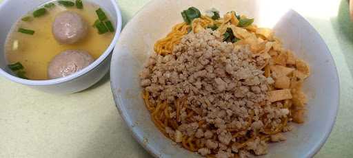 Mie Tiga Summarecon Bandung 9