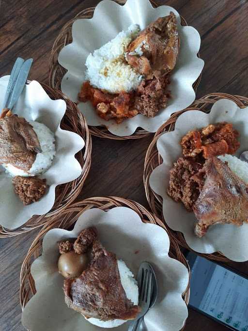 Gudeg Yu Djum - Pasar Kembang 8