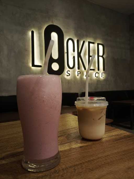 Locker Space Coffe & Eatery 6