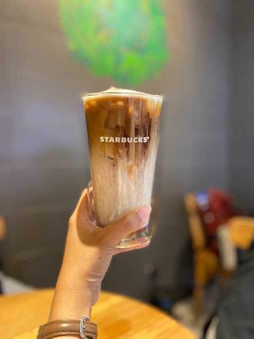 Starbucks - Plaza Surabaya 4