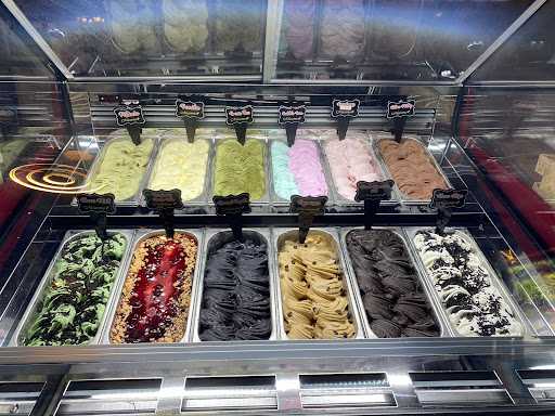 De Toendjoengan (Gelato Massimo) Tunjungan Street 10