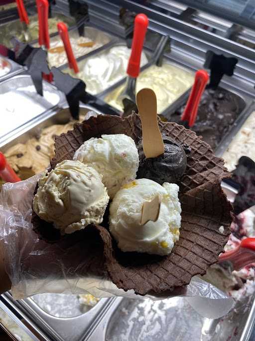 De Toendjoengan (Gelato Massimo) Tunjungan Street 8