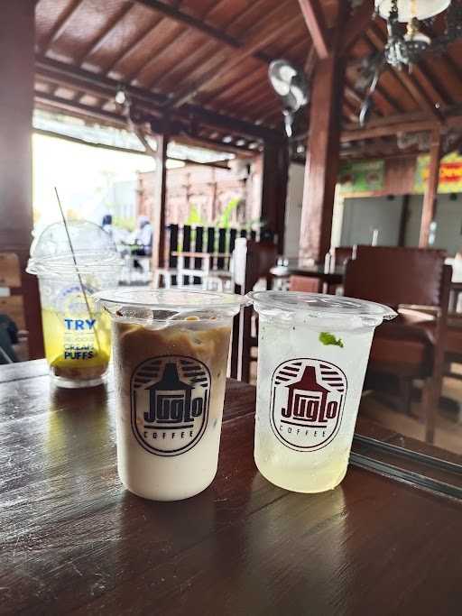 Juglo Coffee And Eatery 9