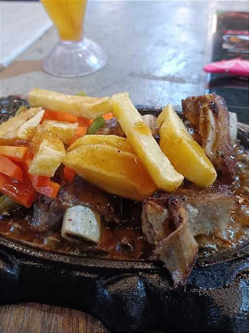 Kebacut Uempuk Steak 1