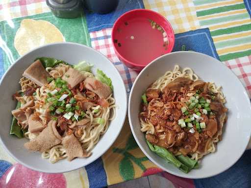 Mie Ketupa Mie Ayam, Bubur Ayam 1