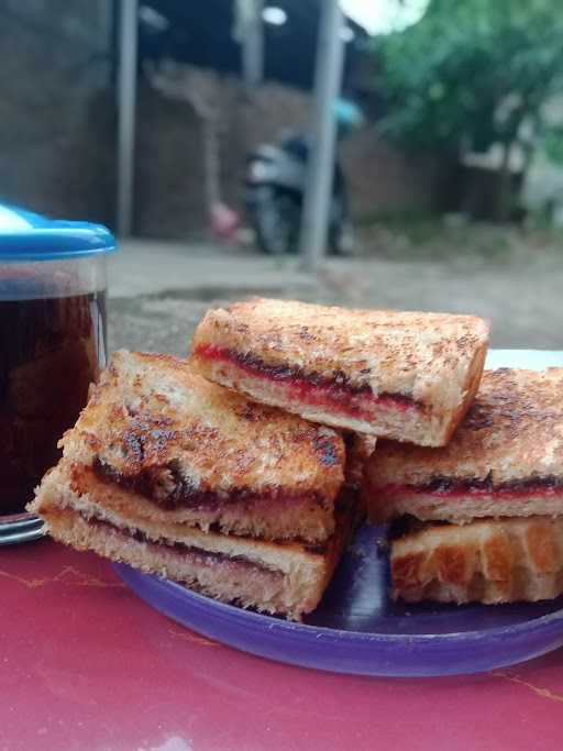 Roti Bakar Khalifa & Boy 1