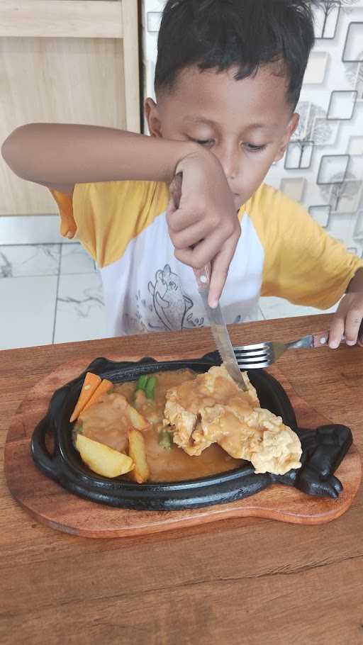 Top Steak & Selat Solo 1