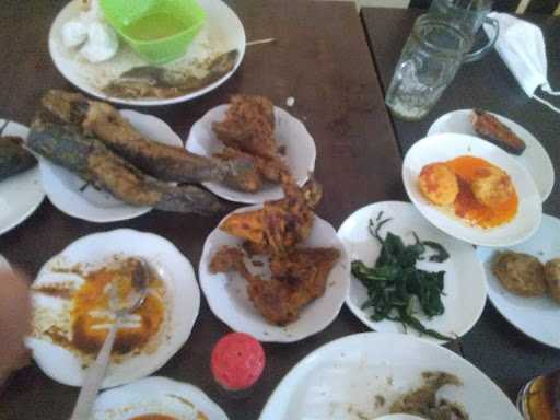 Rumah Makan Angin Berembus 1