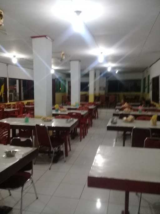 Rumah Makan Mato Aie 4