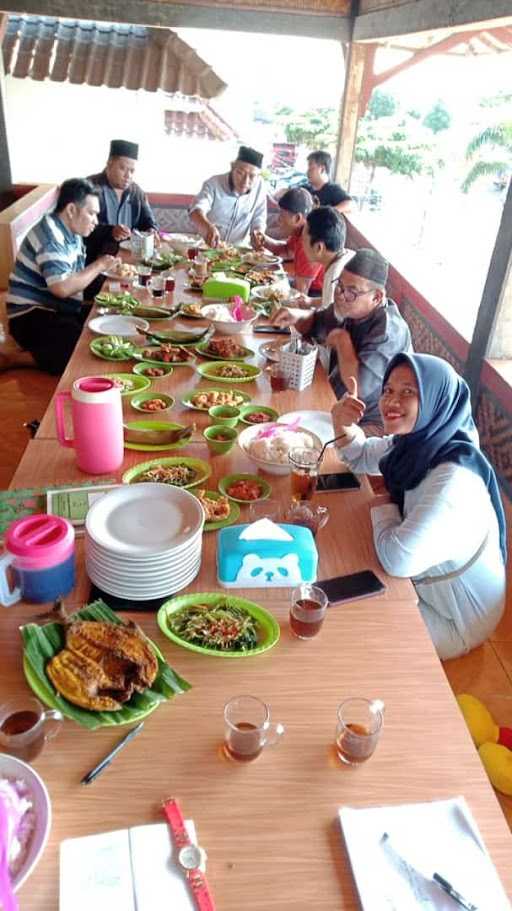 Saung Bukit Cikuasa Seafood 1