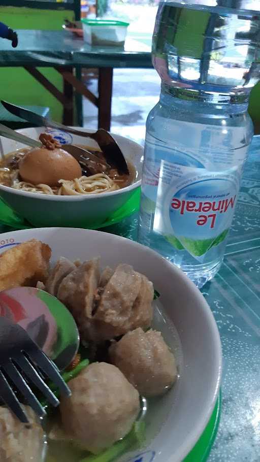 Bakso & Mie Ayam Solo Monggo Mas 4 1