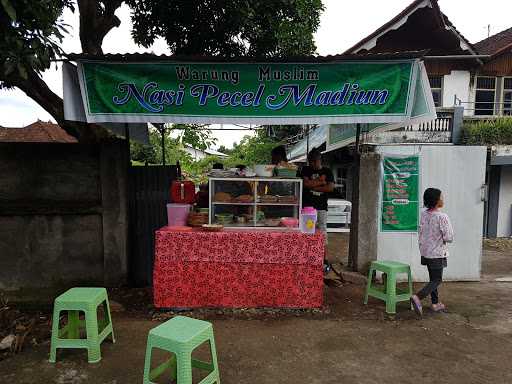 Warung Muslim Nasi Pecel Madiun 7