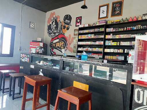 Om Vape & Coffee 6