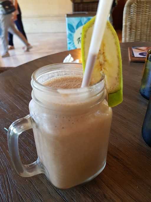 Genius Cafe Gianyar 6