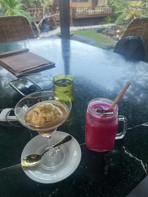 Genius Cafe Gianyar 9