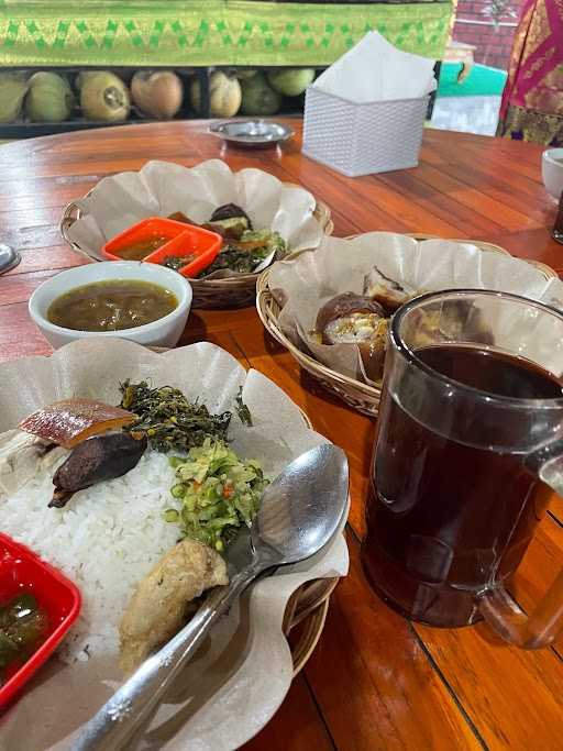 Babi Guling Pantai Lebih 4