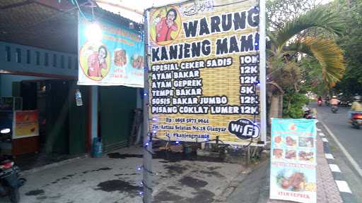 Warung Kanjeng Mami 3