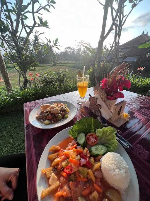 Warung Makan Padi Kuning 9