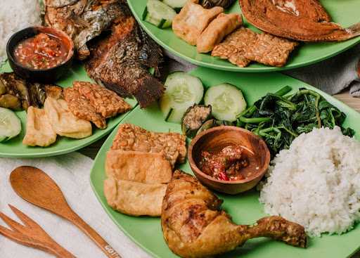 Warung Nasi Tempong Mbak Rida 4