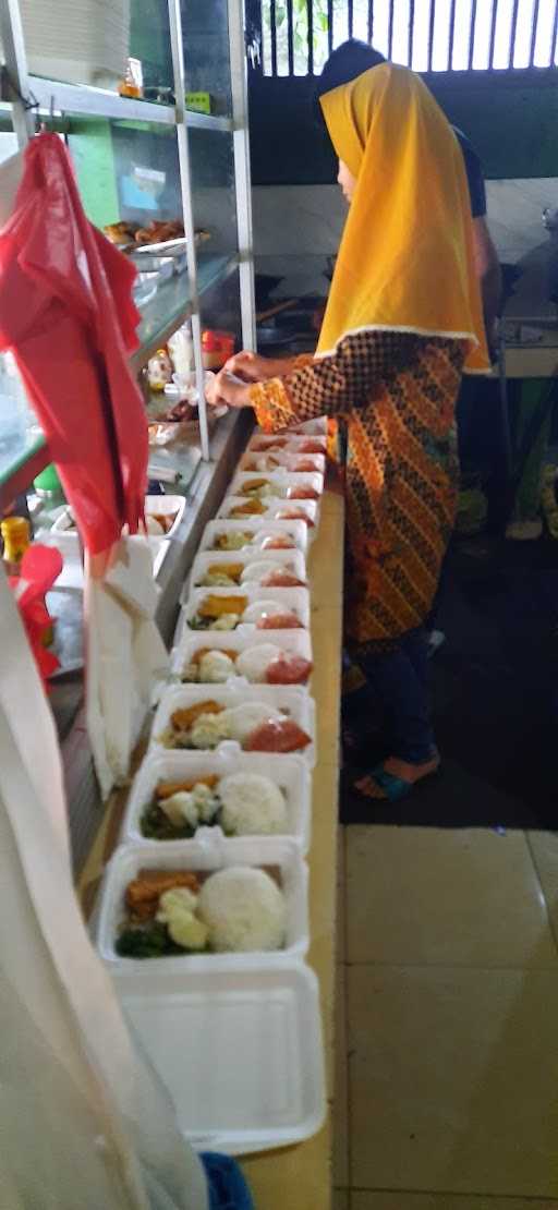 Warung Nasi Tempong Mbak Rida 10