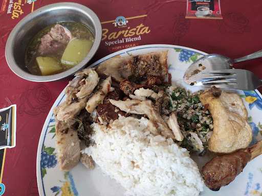 Warung Pande Babi Guling 3