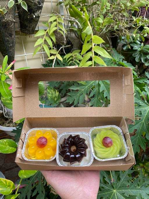 Astuti Puding & Salad Snack 2