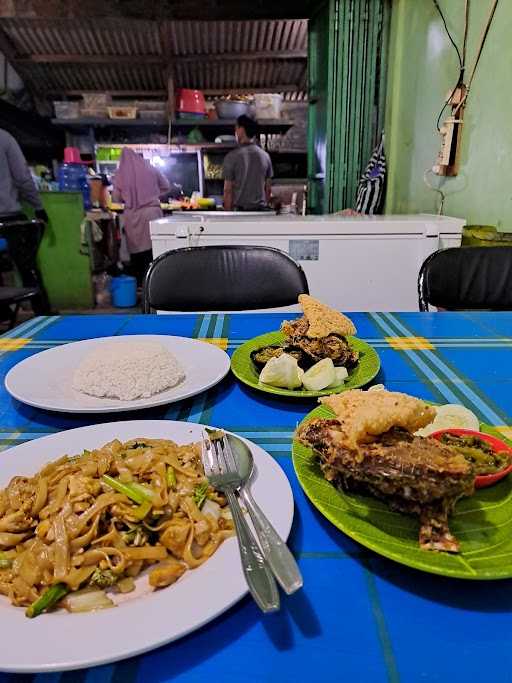 Warung Makan Mbuluk Kuning 4