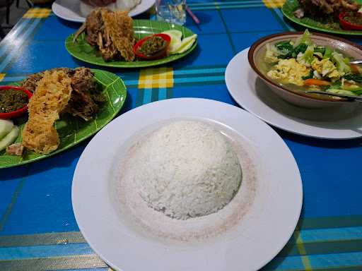 Warung Makan Mbuluk Kuning 8