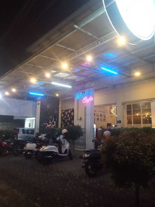 Wallet Cafe & Resto 10