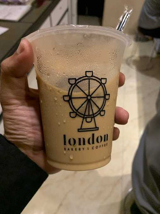 London Bakery Coffee And Gelato 7