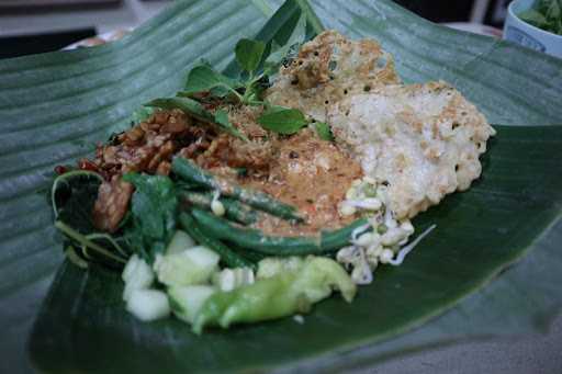 Pecel Dari Timur 1