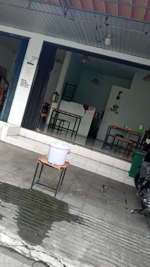 Rumah Makan Empera Masakan Padang 5