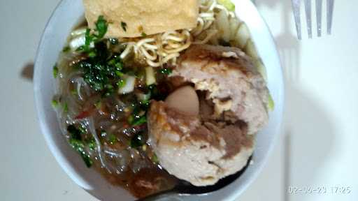 Dealova Mie Ayam & Bakso Beranak 3