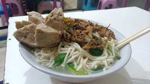 Dealova Mie Ayam & Bakso Beranak 10