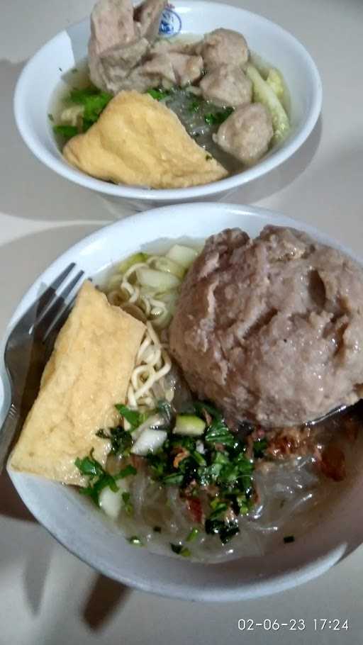 Dealova Mie Ayam & Bakso Beranak 4