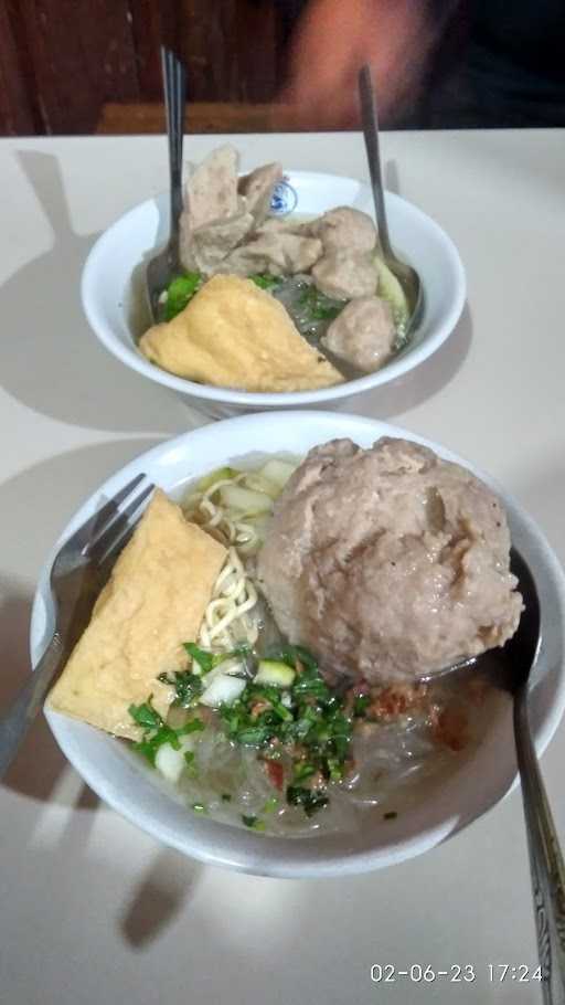 Dealova Mie Ayam & Bakso Beranak 8