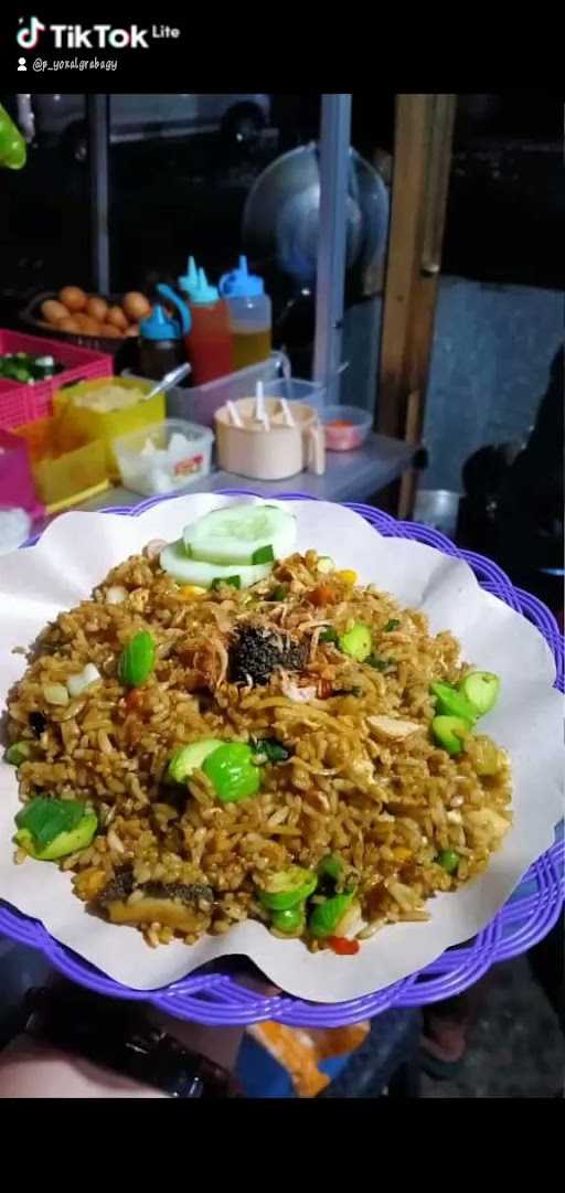 Nasi Goreng Pak Azziz 1