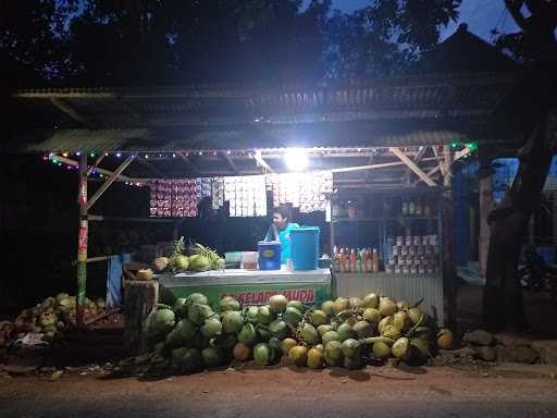 Warung Es Kelapa Muda 10