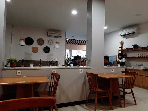 Outu Cafe - Tanjung Duren 10