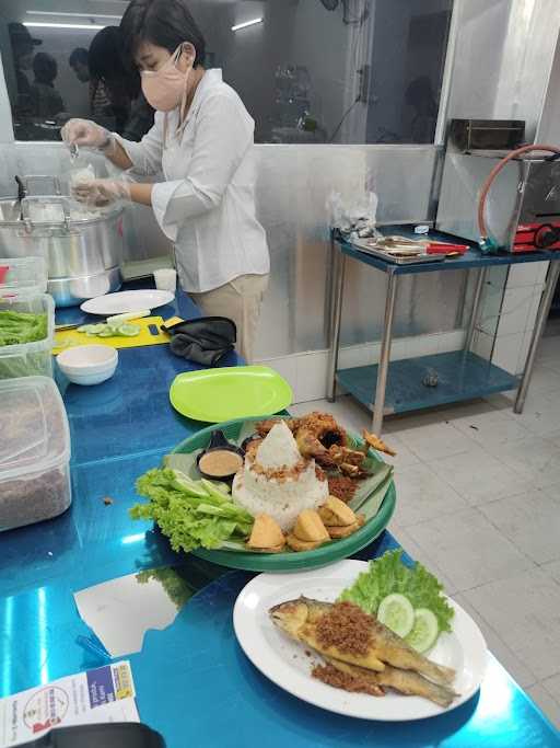 Nasi Uduk Babeh Ali - Jelambar Aladin 4