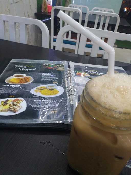 Authentic Malaysian Teh Tarik 3