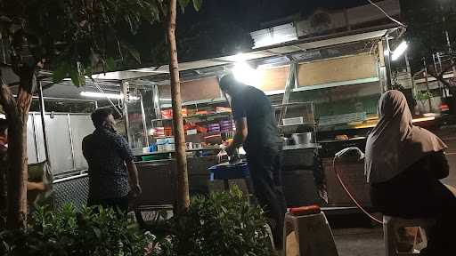 Martabak & Terang Bulan Kharisma - Dharmawangsa 10