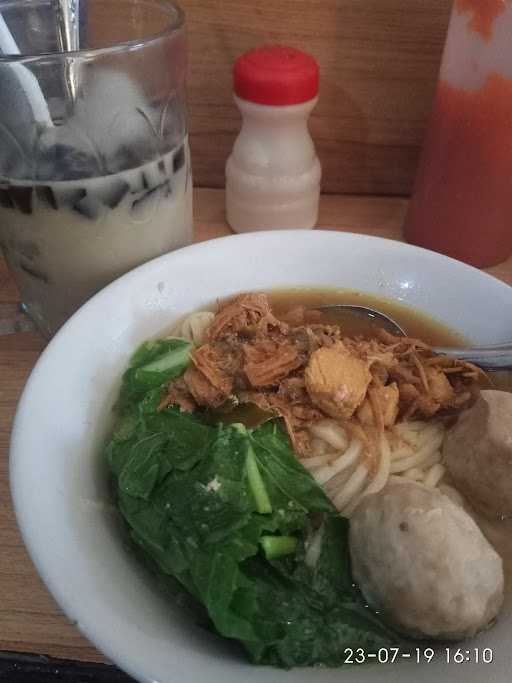 Mie Ayam & Bakso Solo 8