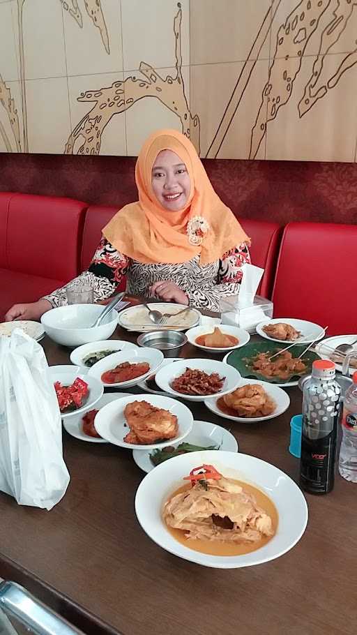 Restoran Sederhana Masakan Padang 9